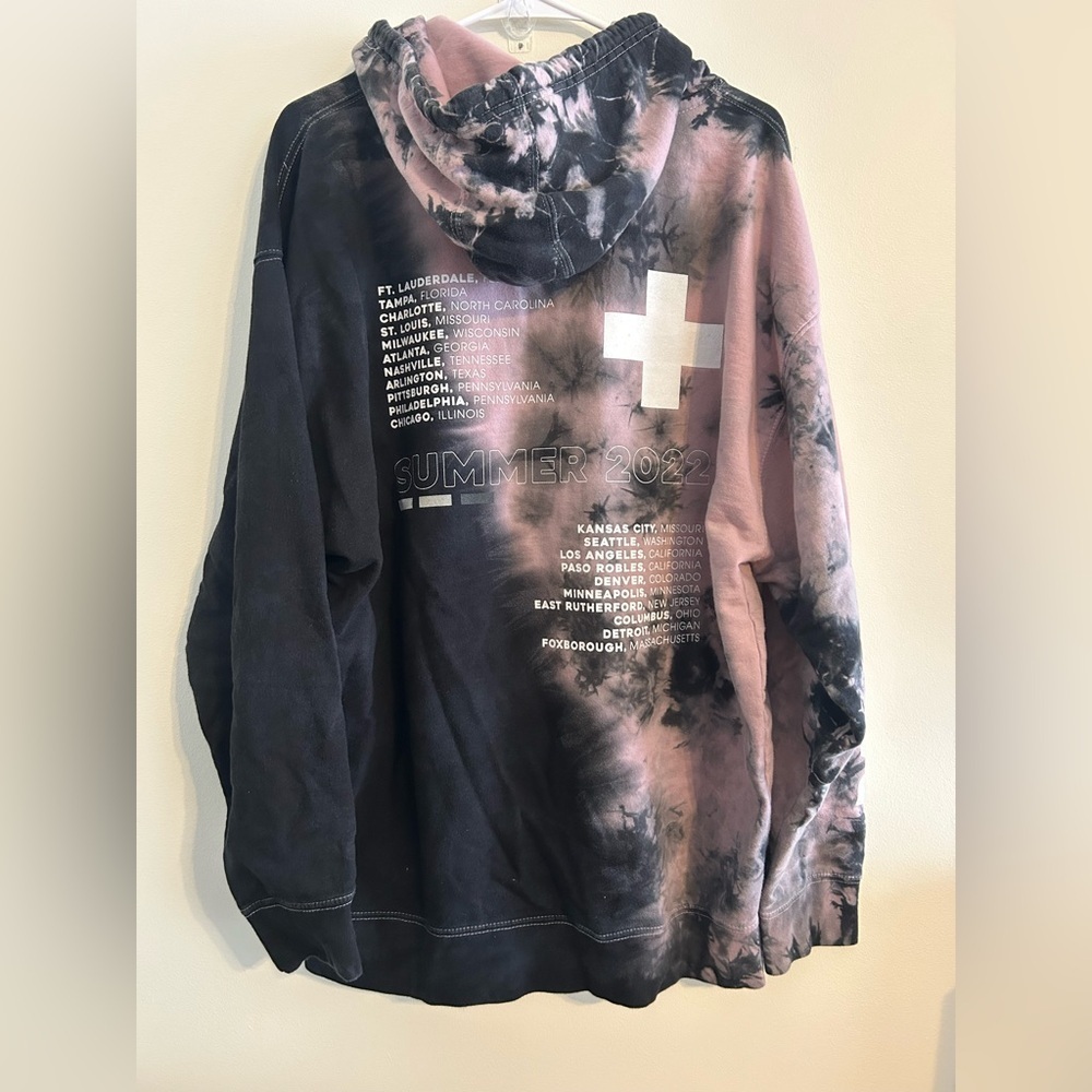 Dan + Shay Summer 2022 Tour Hoodie - Picture 3 of 5